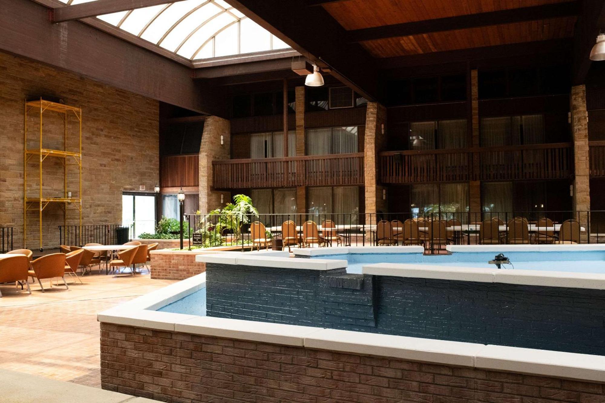 Quality Inn & Conference Center Сомерсет Экстерьер фото