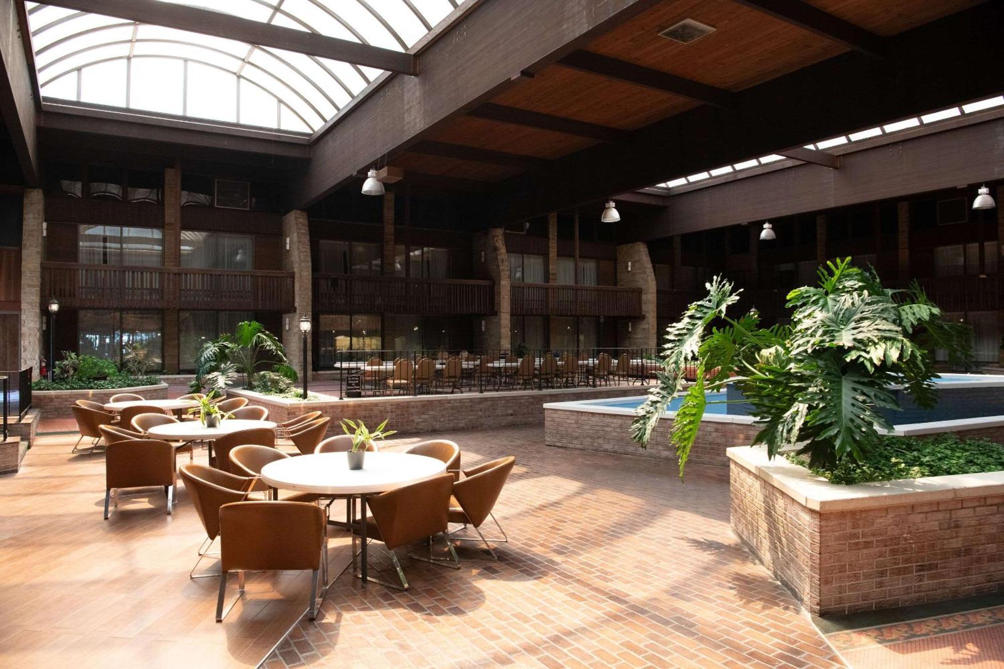 Quality Inn & Conference Center Сомерсет Экстерьер фото
