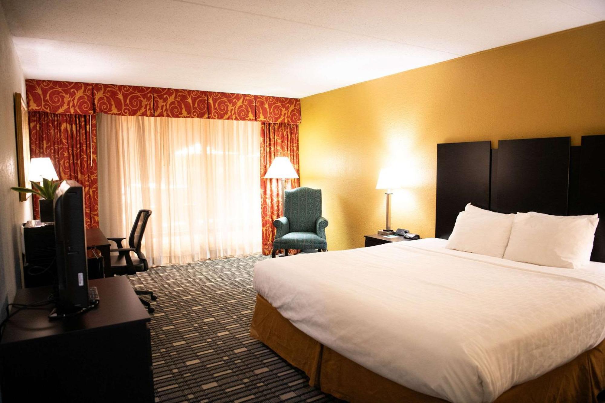 Quality Inn & Conference Center Сомерсет Экстерьер фото