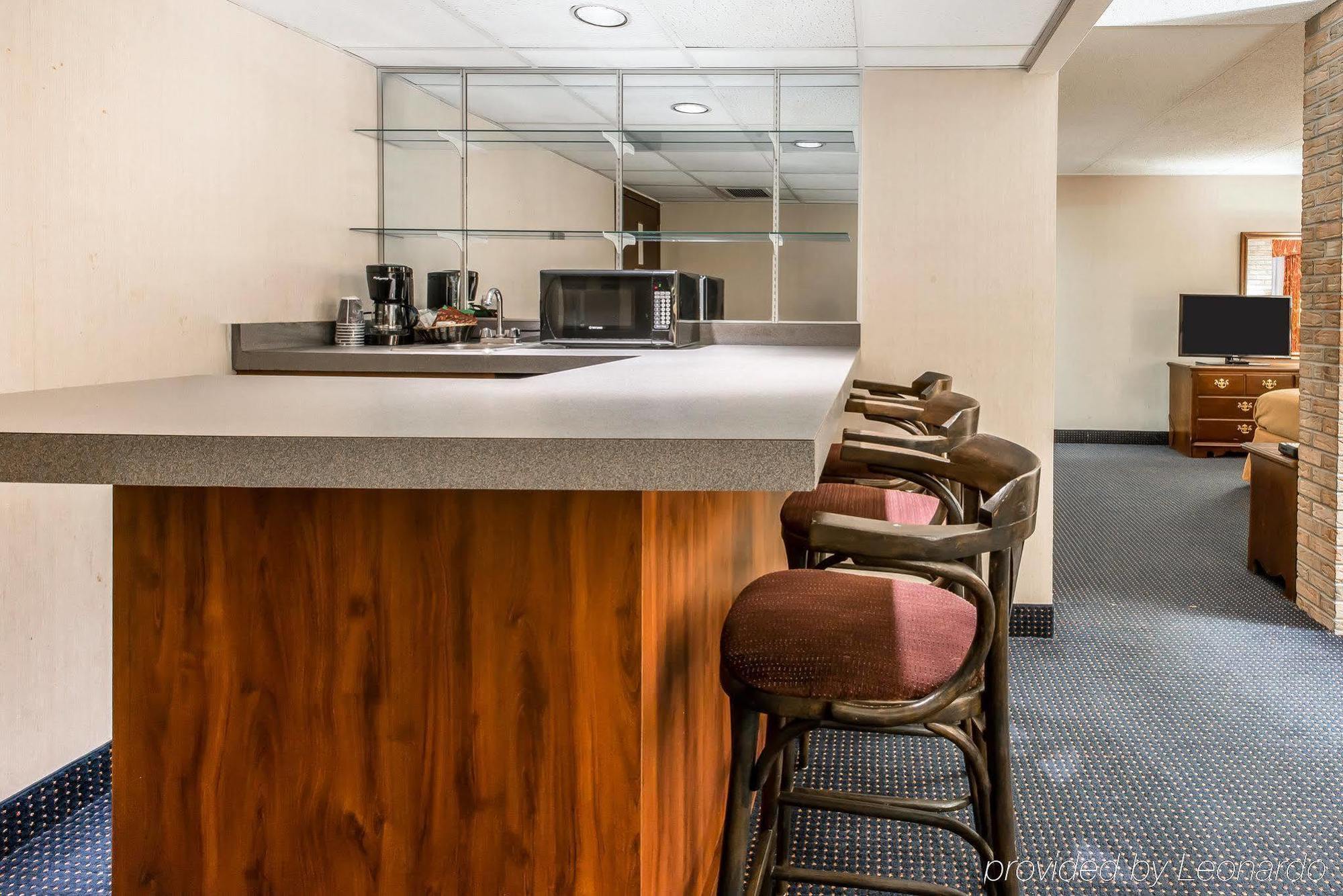 Quality Inn & Conference Center Сомерсет Экстерьер фото